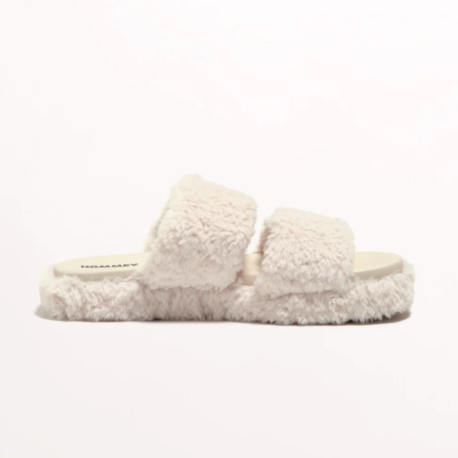 PREORDER: Fluffy Willow Slides - Marshmallow